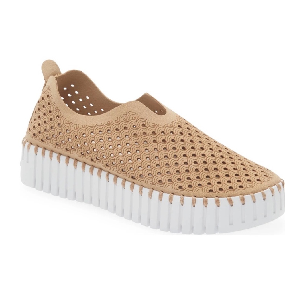 Women’s Isle Jacobsen Tulip sneaker in Latte